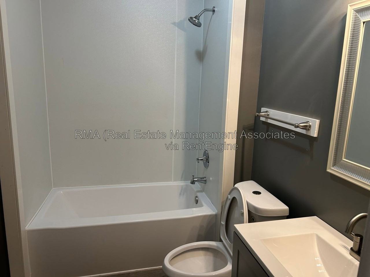 205 W Tinsley St - Photo 4 of 5