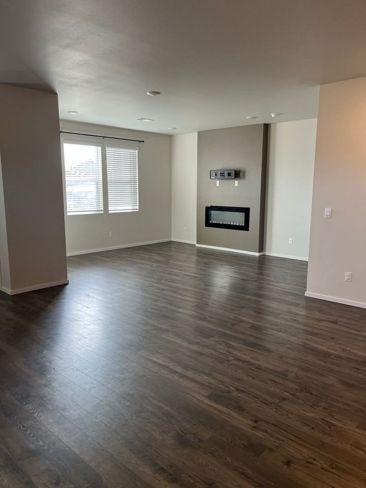645 Ne Union Loop - Photo 6 of 17