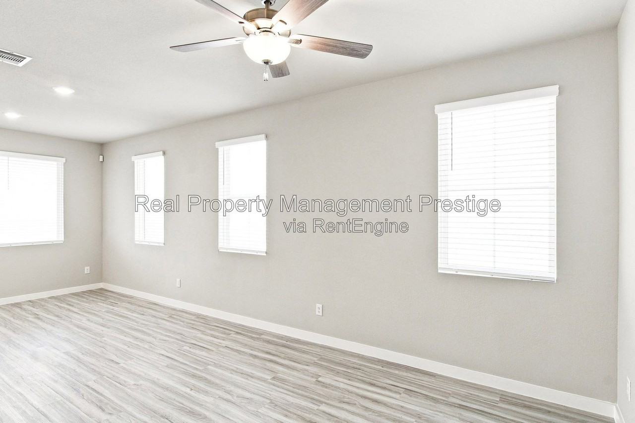 2186 Shady Pier Dr - Photo 4 of 15
