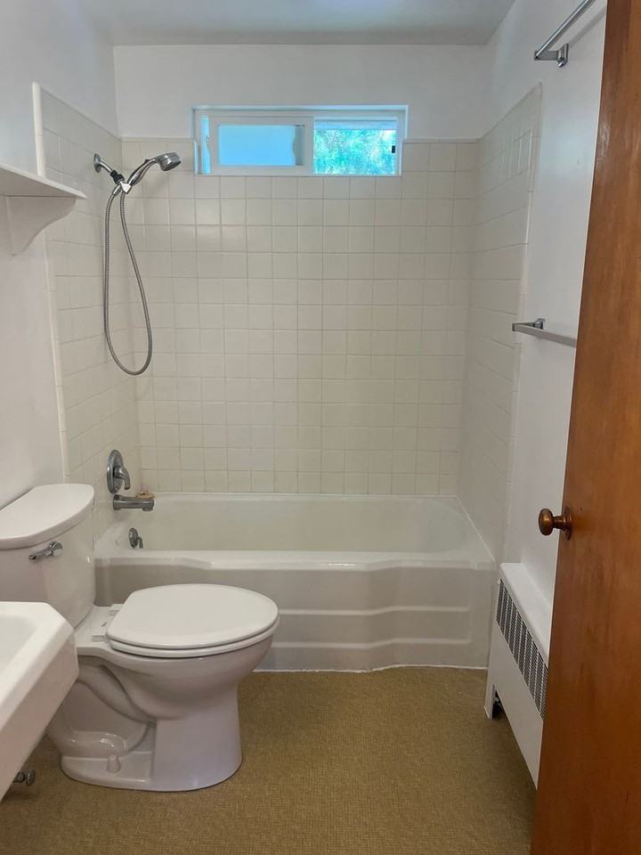 130 Sw Canyon Dr #5 - Photo 7 of 9