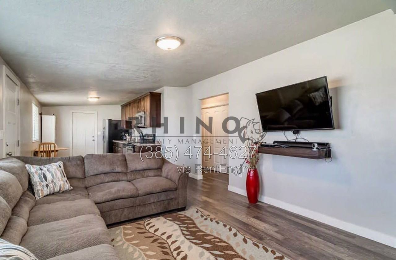 617 E 925 N - Photo 3 of 18
