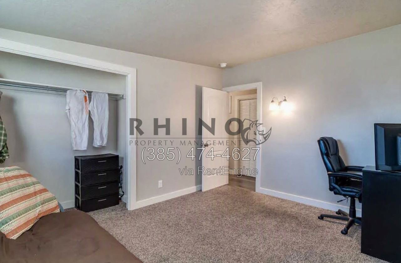 617 E 925 N - Photo 7 of 18