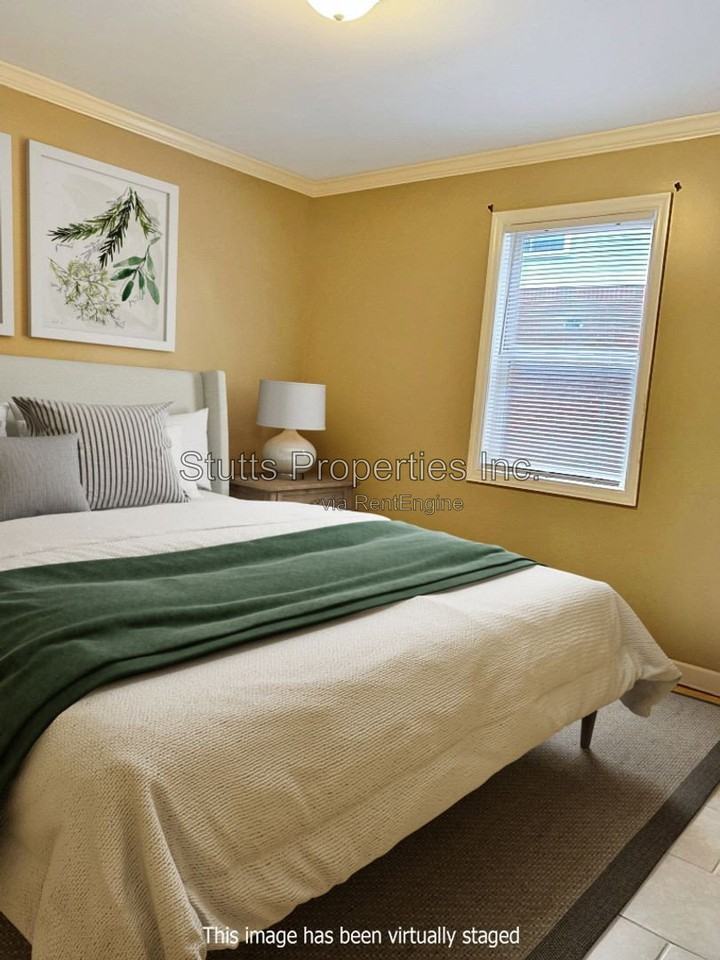 414 Hermitage Dr #8 - Photo 3 of 7