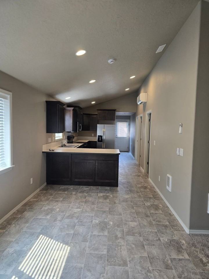 2340 Sw Quartz Ave - Photo 4 of 16