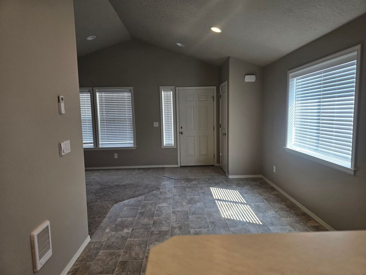 2340 Sw Quartz Ave - Photo 5 of 16