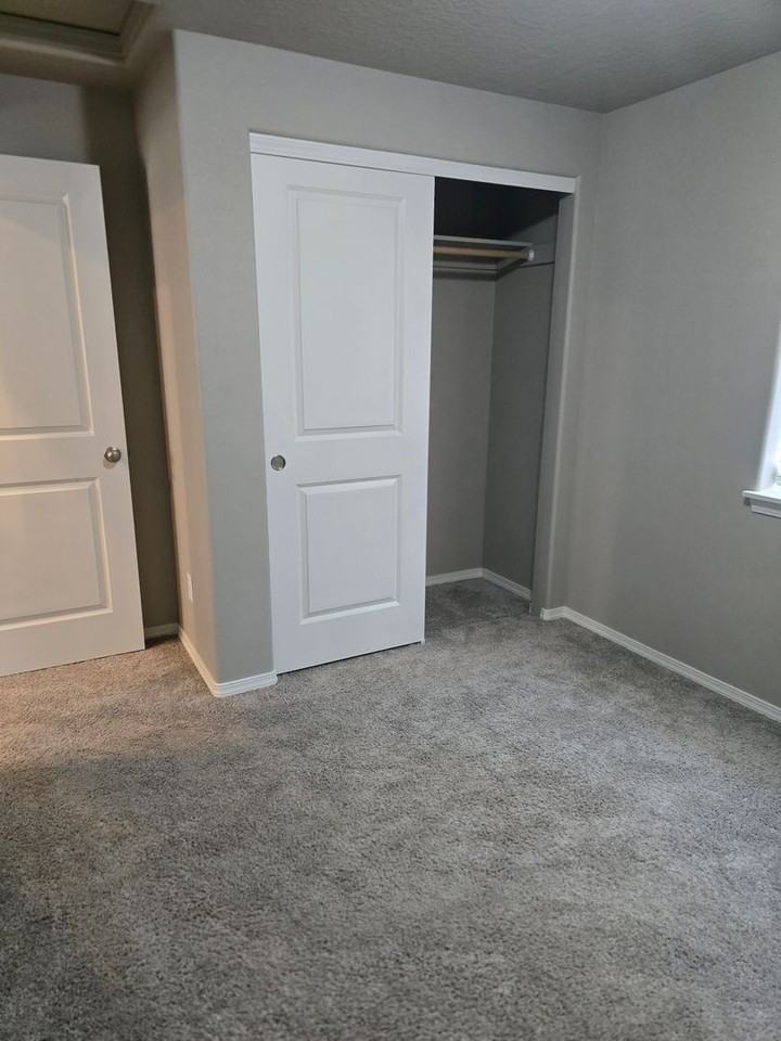 2340 Sw Quartz Ave - Photo 6 of 16