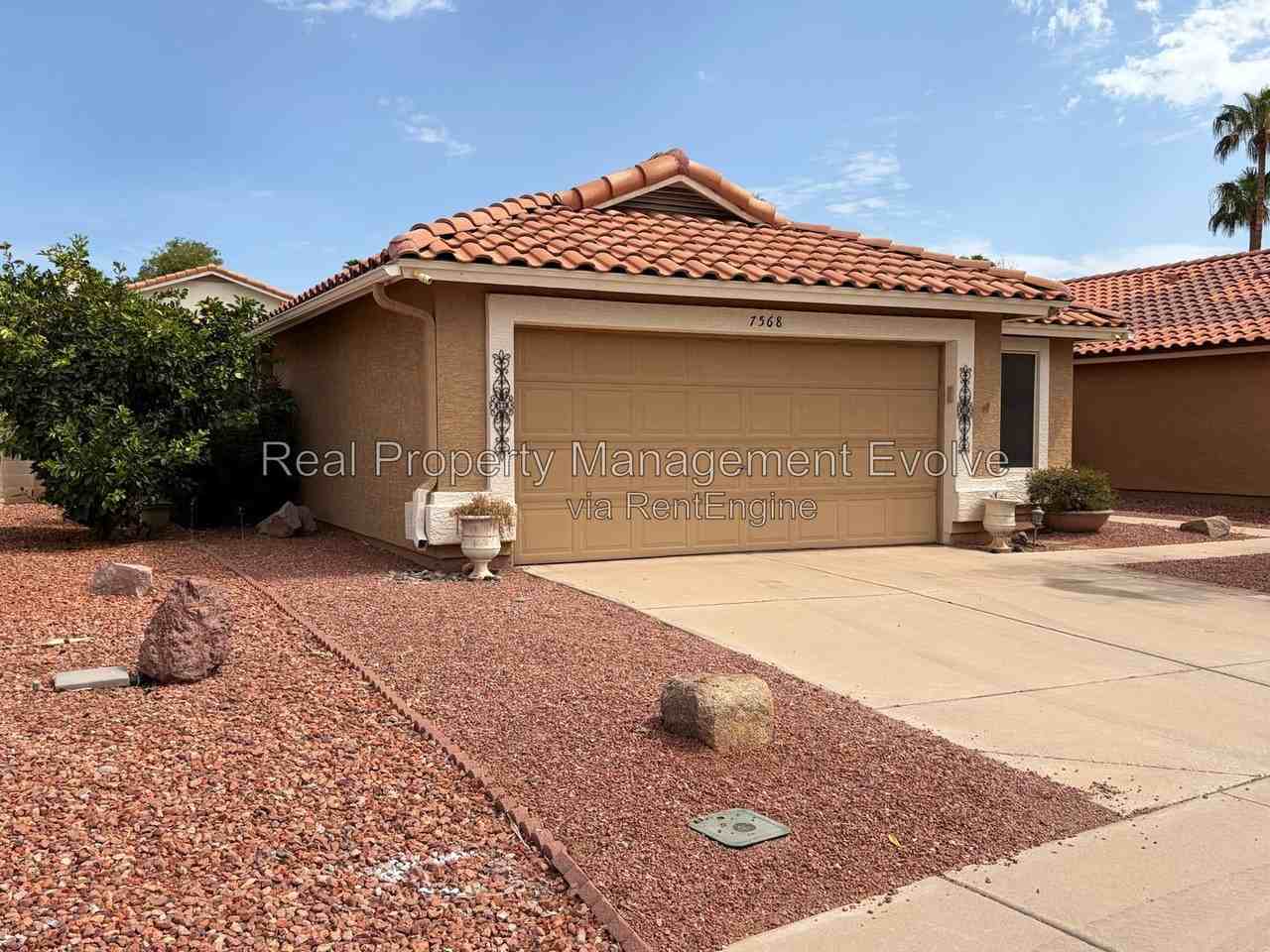 7568 W Kerry Ln - Photo 2 of 28