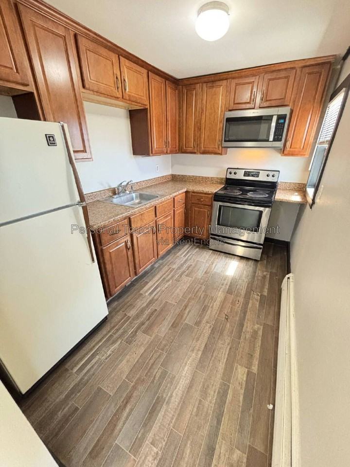 702 21st St S #3 - Photo 4 of 19