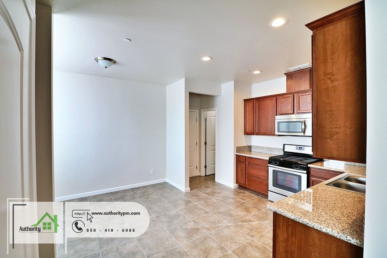 674 Mission De Oro Dr - Photo 3 of 19
