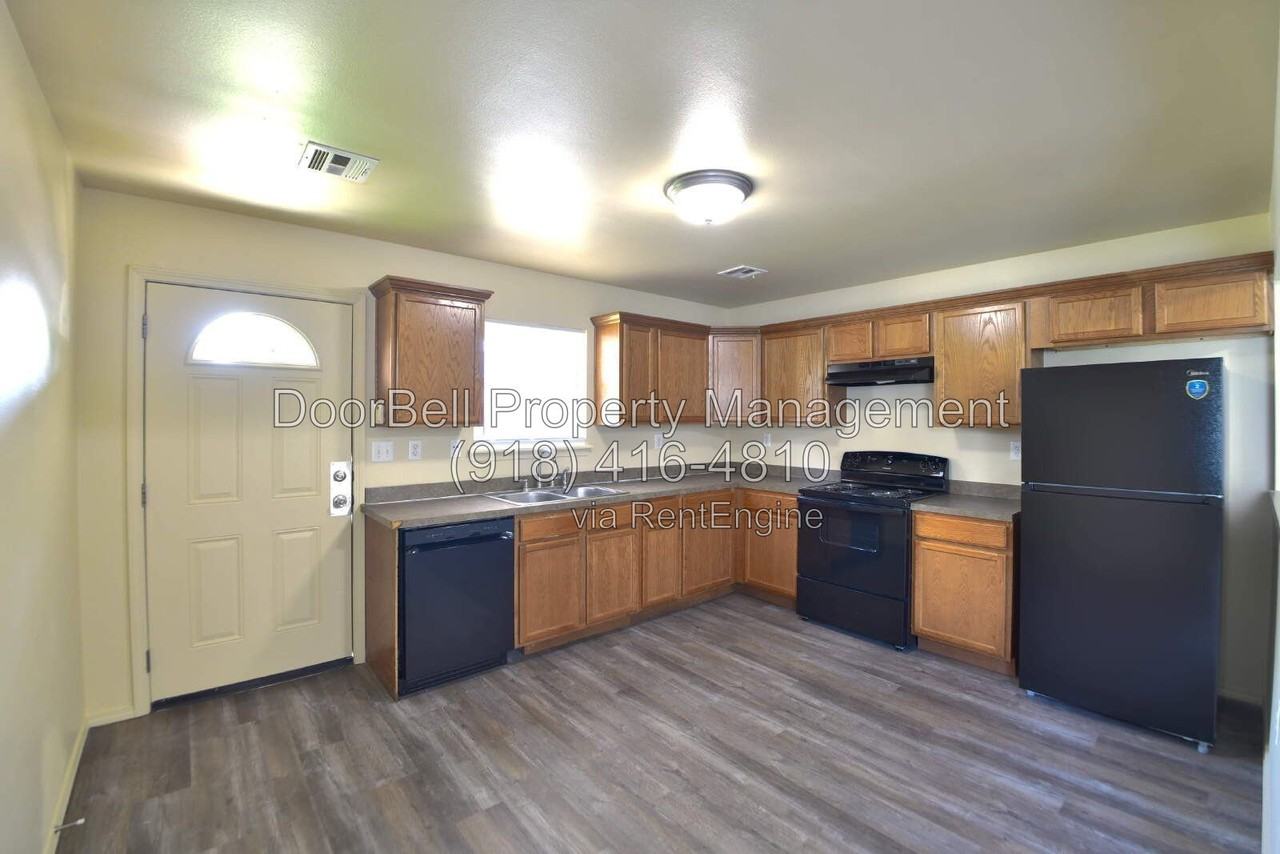 6009 S Madison Pl - Photo 5 of 19