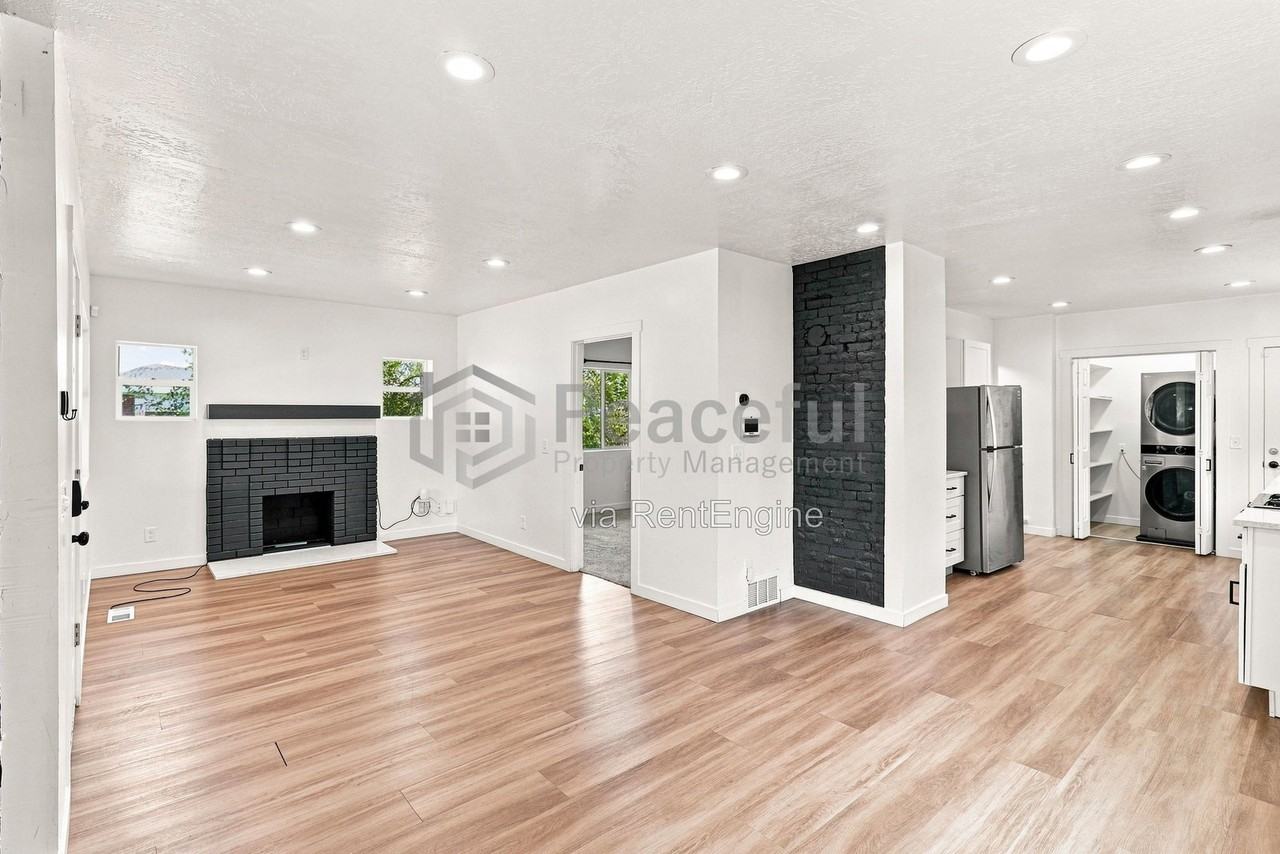 1603 S Major St #A - Photo 3 of 12