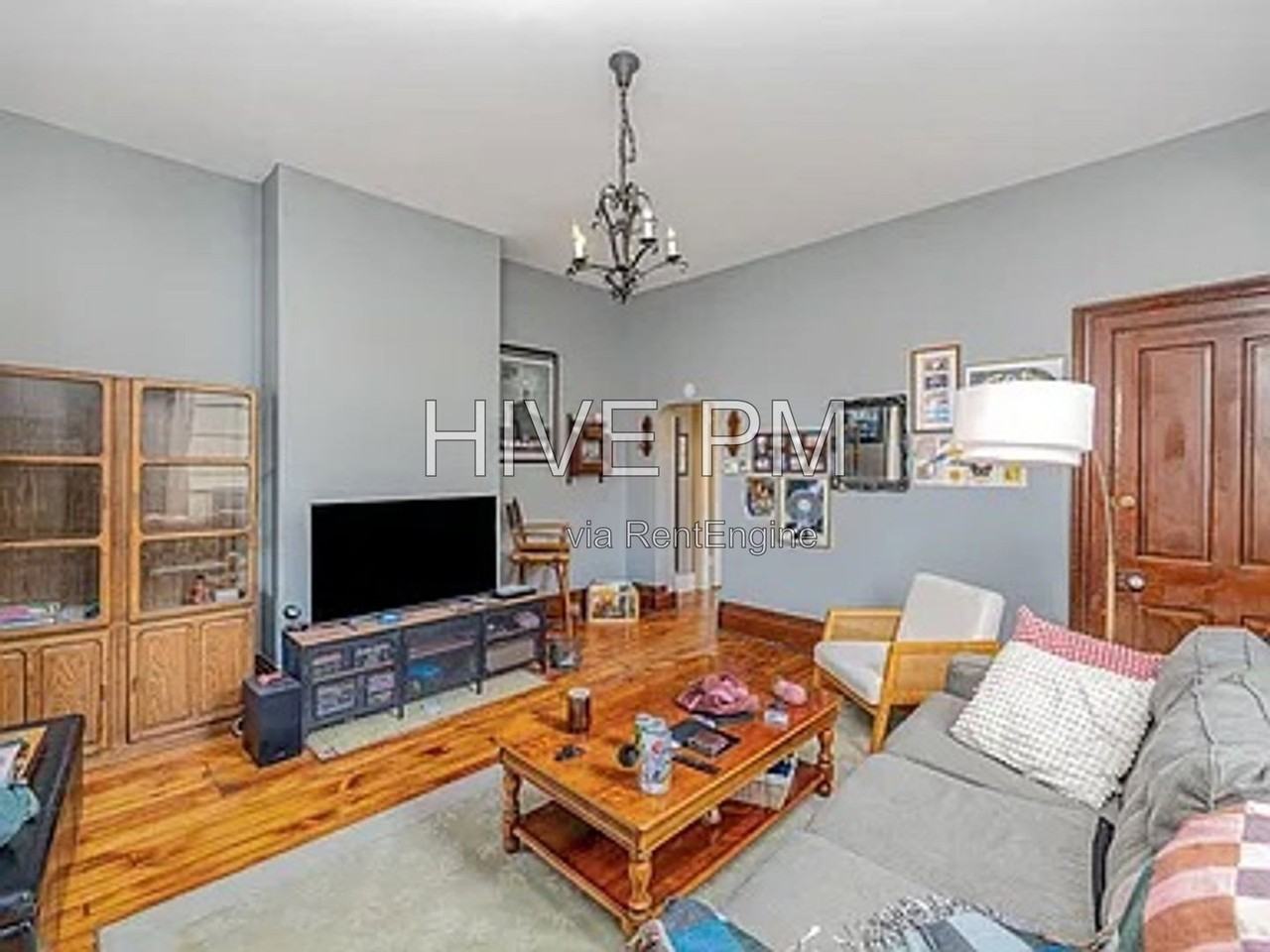 907 Columbia St #2 - Photo 2 of 18