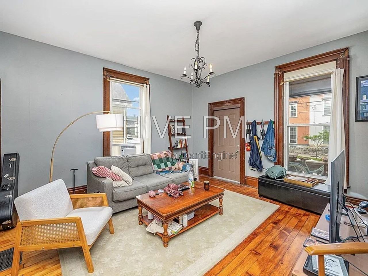 907 Columbia St #2 - Photo 6 of 18