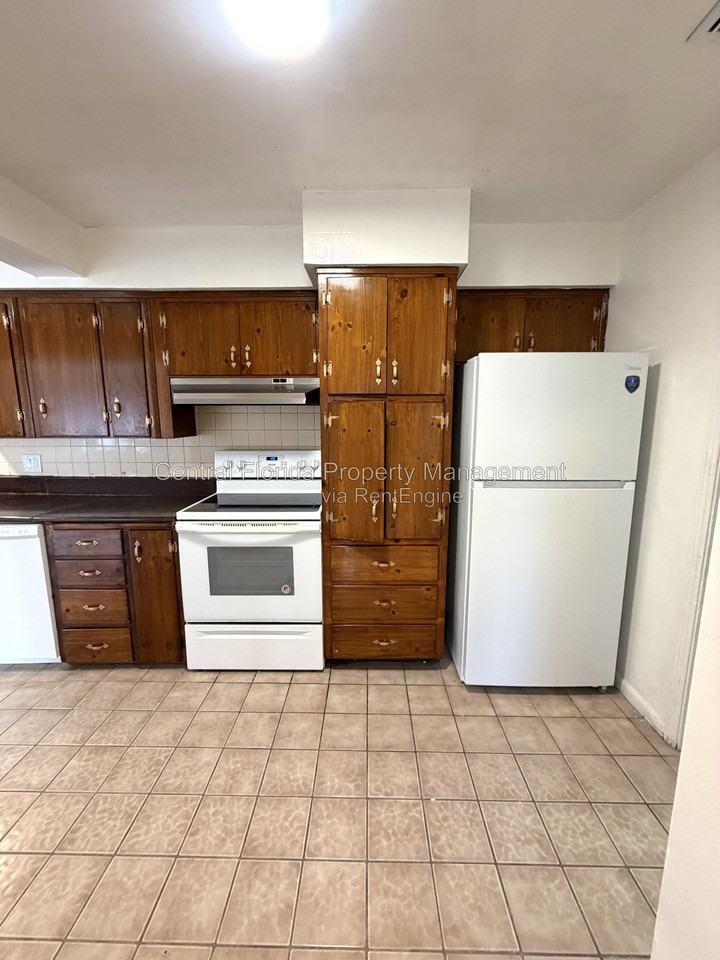 1624 Ferndell Rd - Photo 7 of 13
