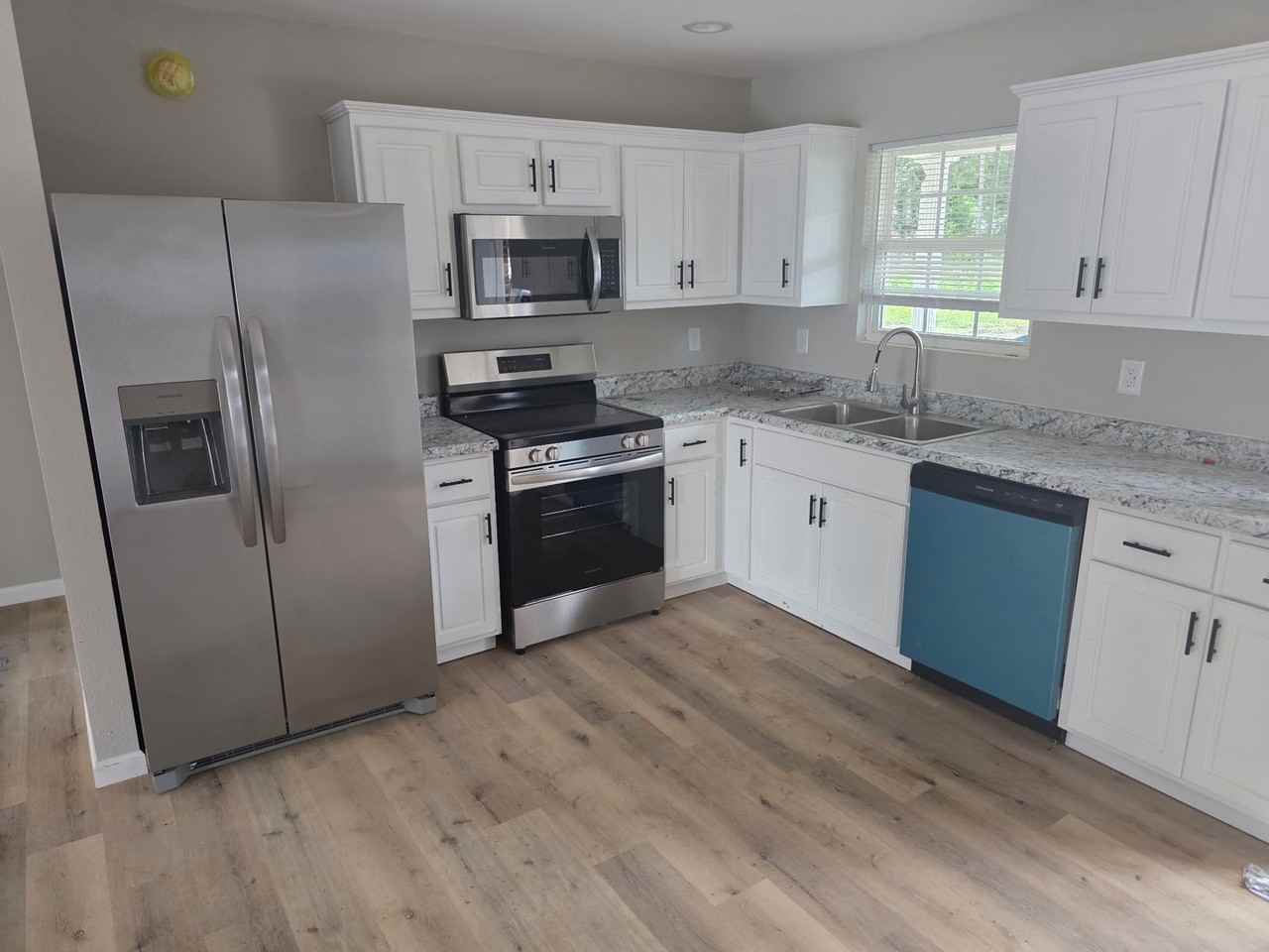 657 N Washington St - Photo 2 of 10