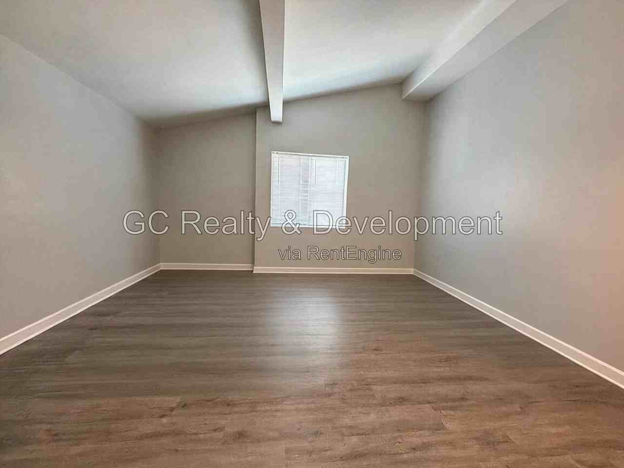 17 N Hillside Ave #6 - Photo 3 of 12