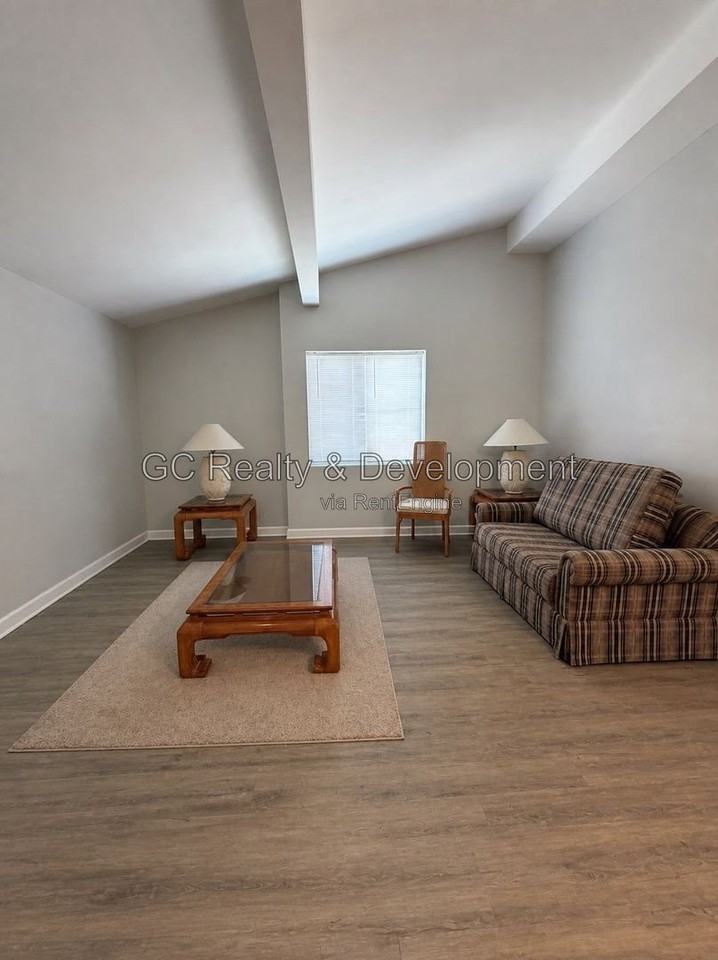 17 N Hillside Ave #6 - Photo 7 of 12