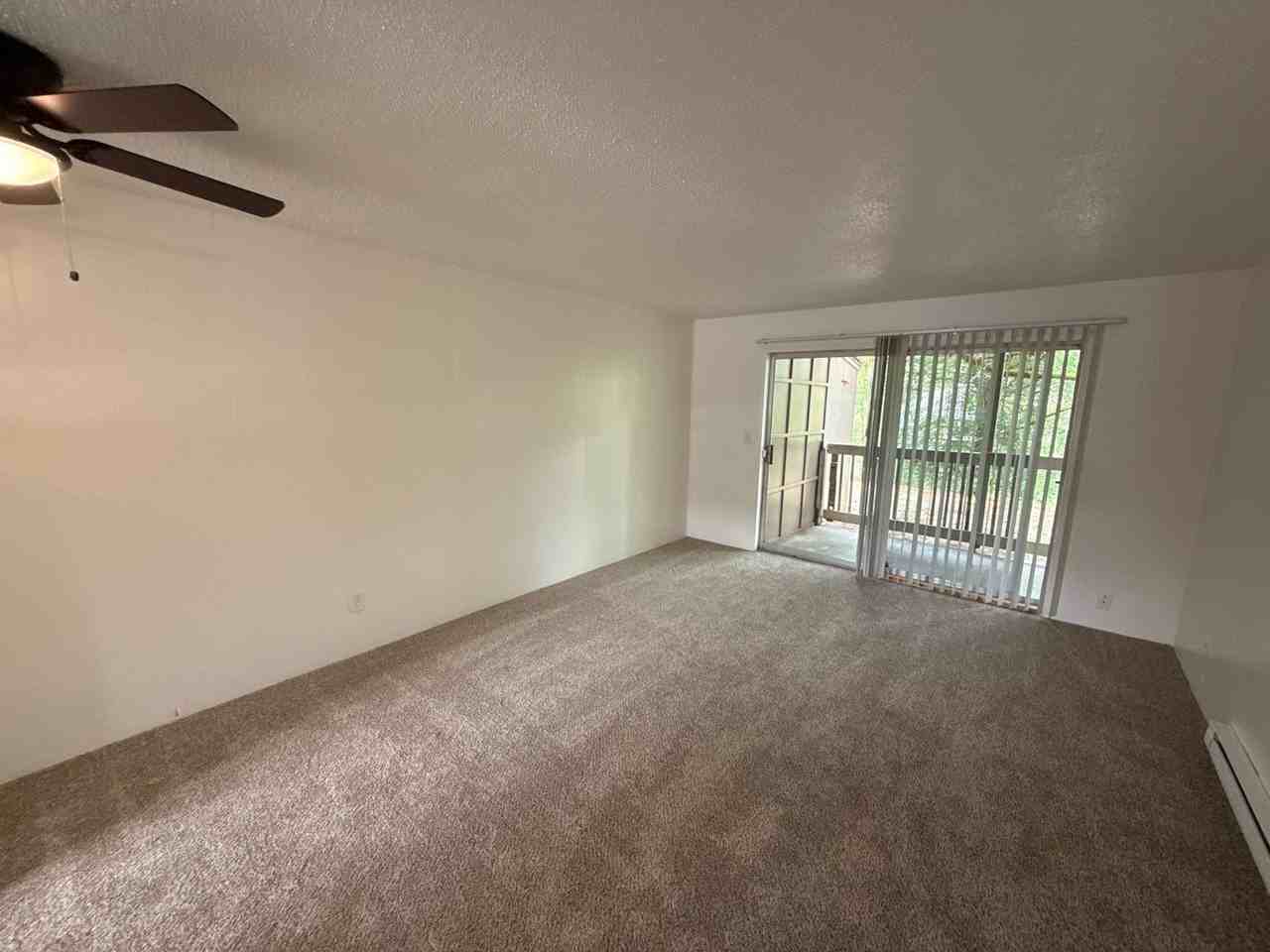 528 Sw Levens St #4 - Photo 2 of 21