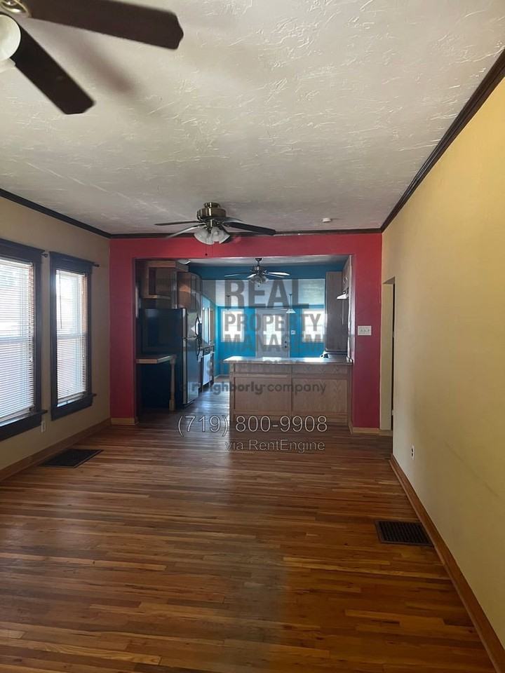 1520 E 8th St - Photo 2 of 24