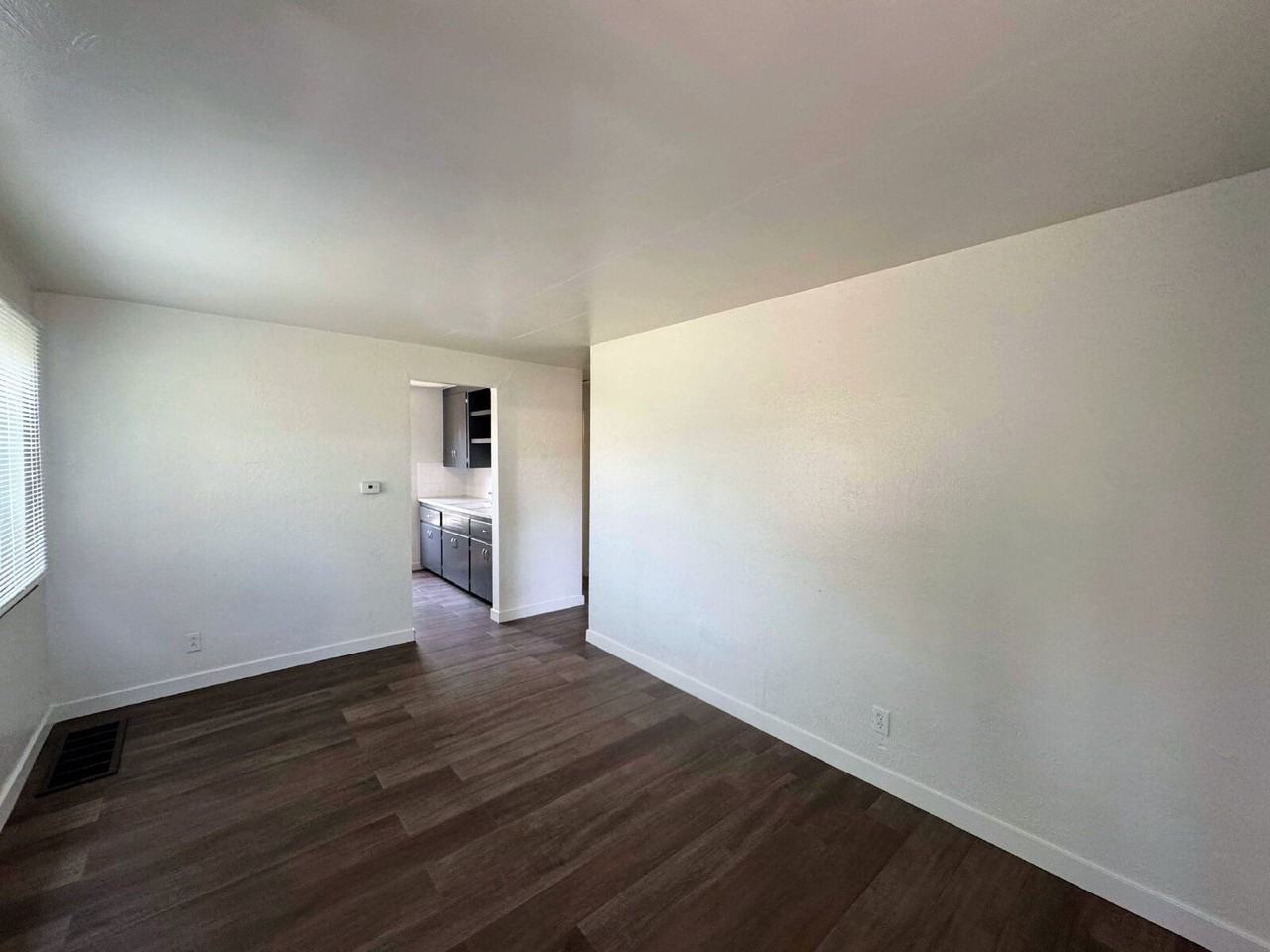 1409 Boston St - Photo 2 of 10
