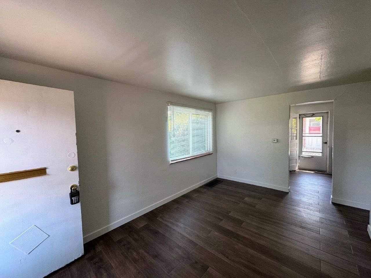 1409 Boston St - Photo 3 of 10