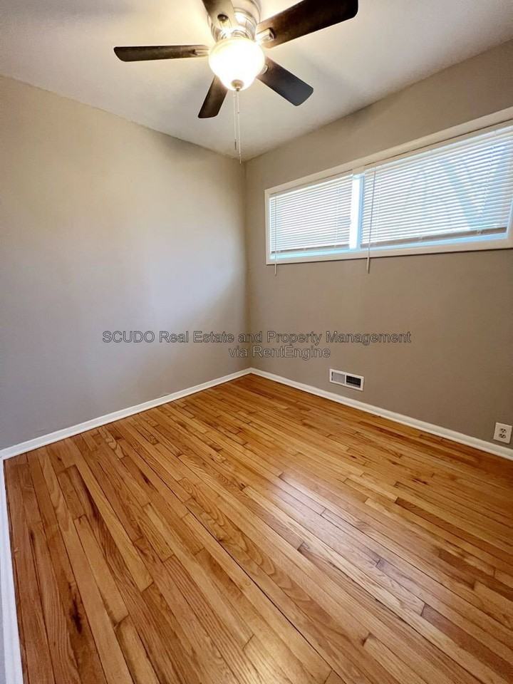 7702 E 112th St - Photo 6 of 15