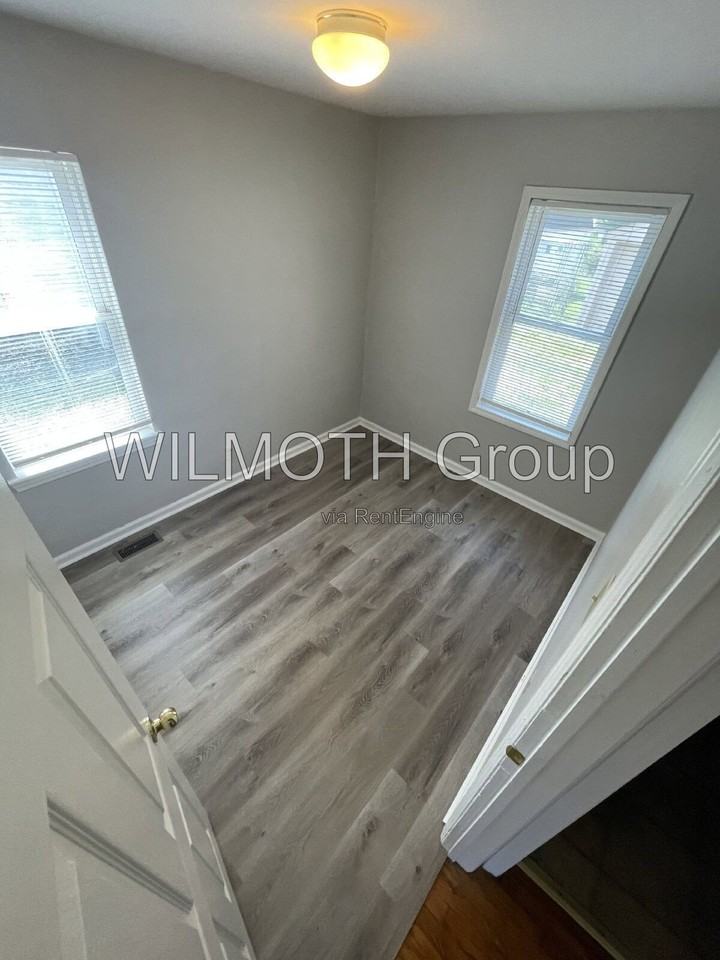 5819 Greenfield Ave - Photo 7 of 12
