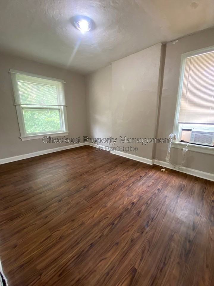 5967 Cates Ave - Photo 6 of 10