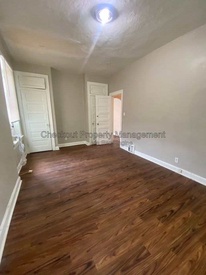 5967 Cates Ave - Photo 7 of 10