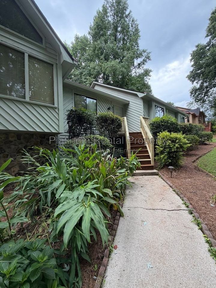 3936 Carriage Gate Dr - Photo 4 of 42