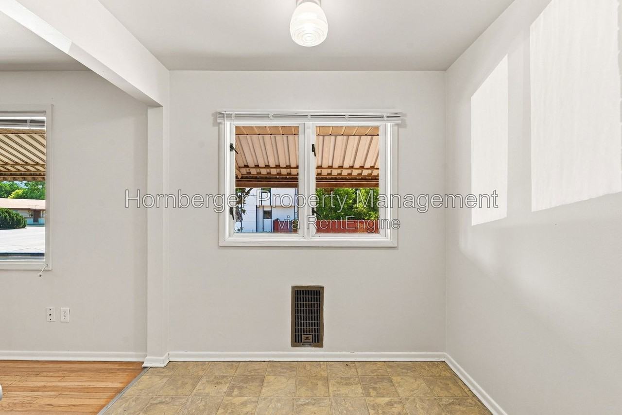 1508 N Post St - Photo 4 of 15