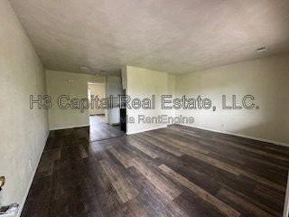901 S 74th St #4 - Photo 2 of 8