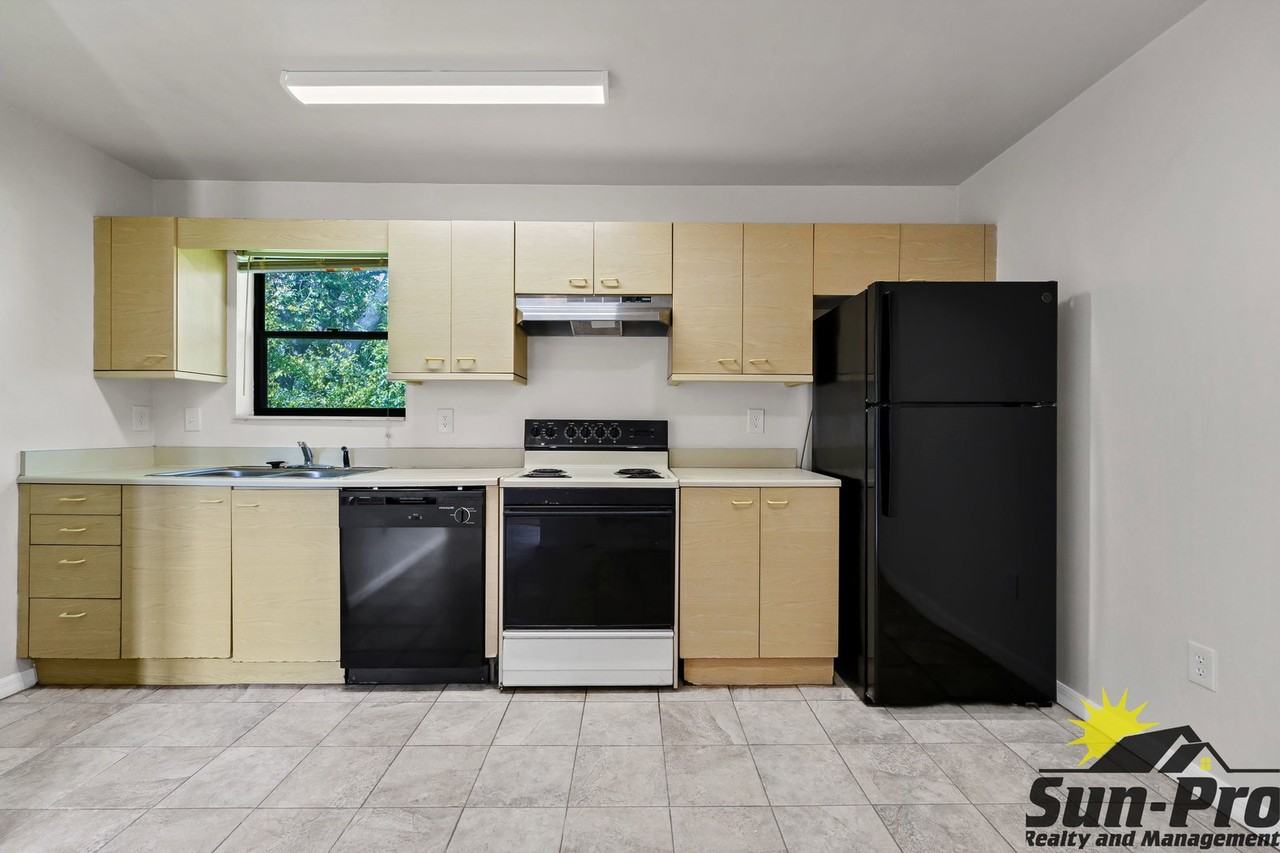 660 8th St #210 - Photo 4 of 7