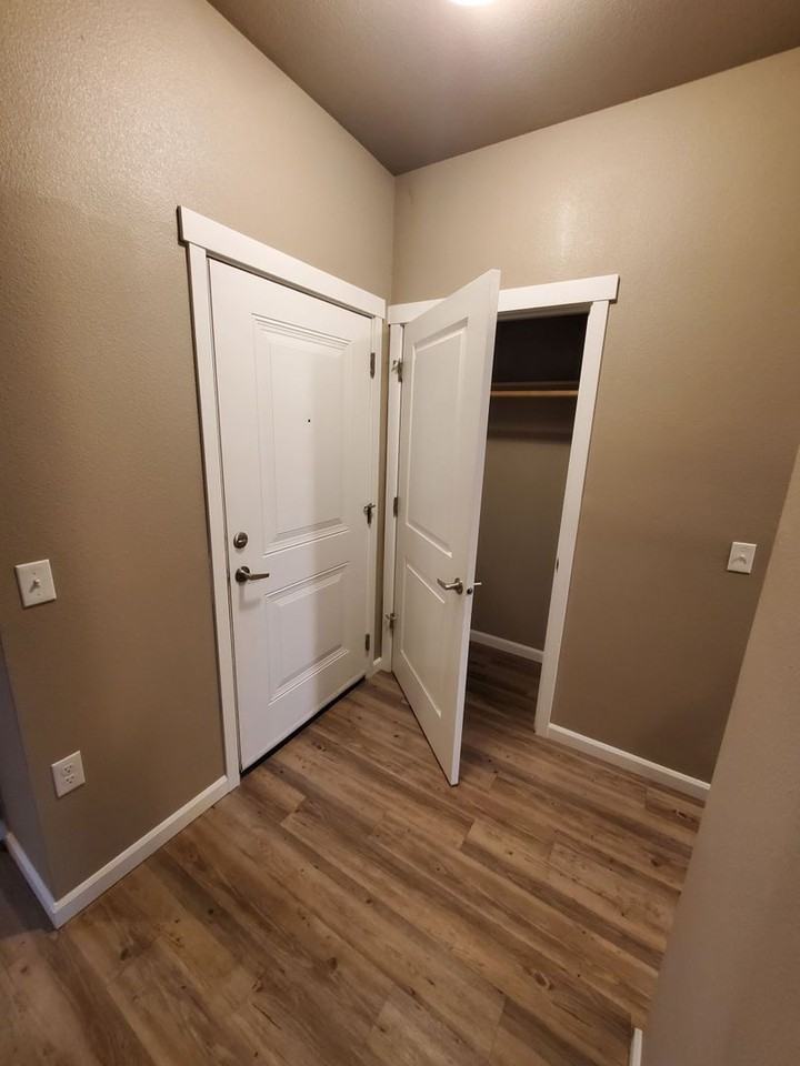 4225 Hawthorne Ave Ne #114 - Photo 3 of 14