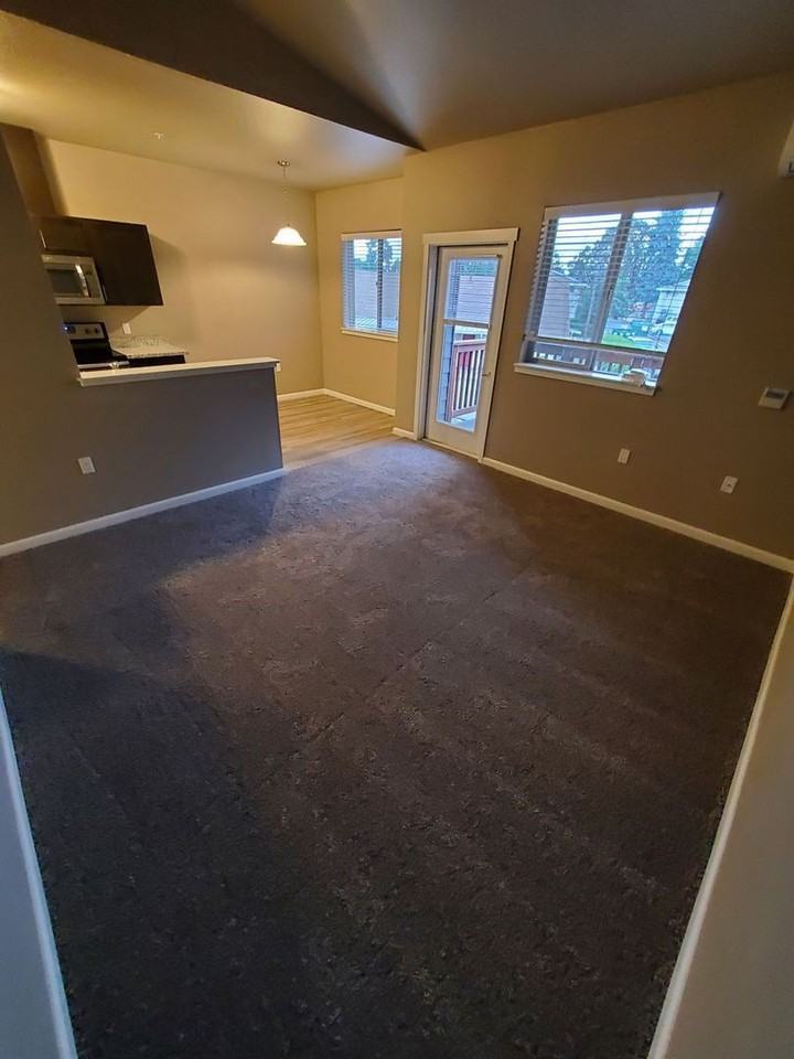 4225 Hawthorne Ave Ne #114 - Photo 6 of 14
