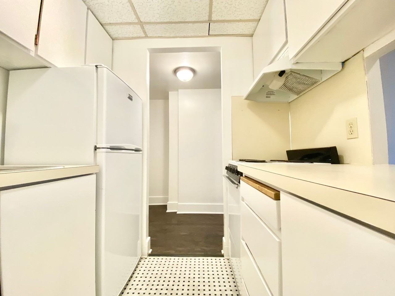 Burlingame Apartments - Photo 3 of 13