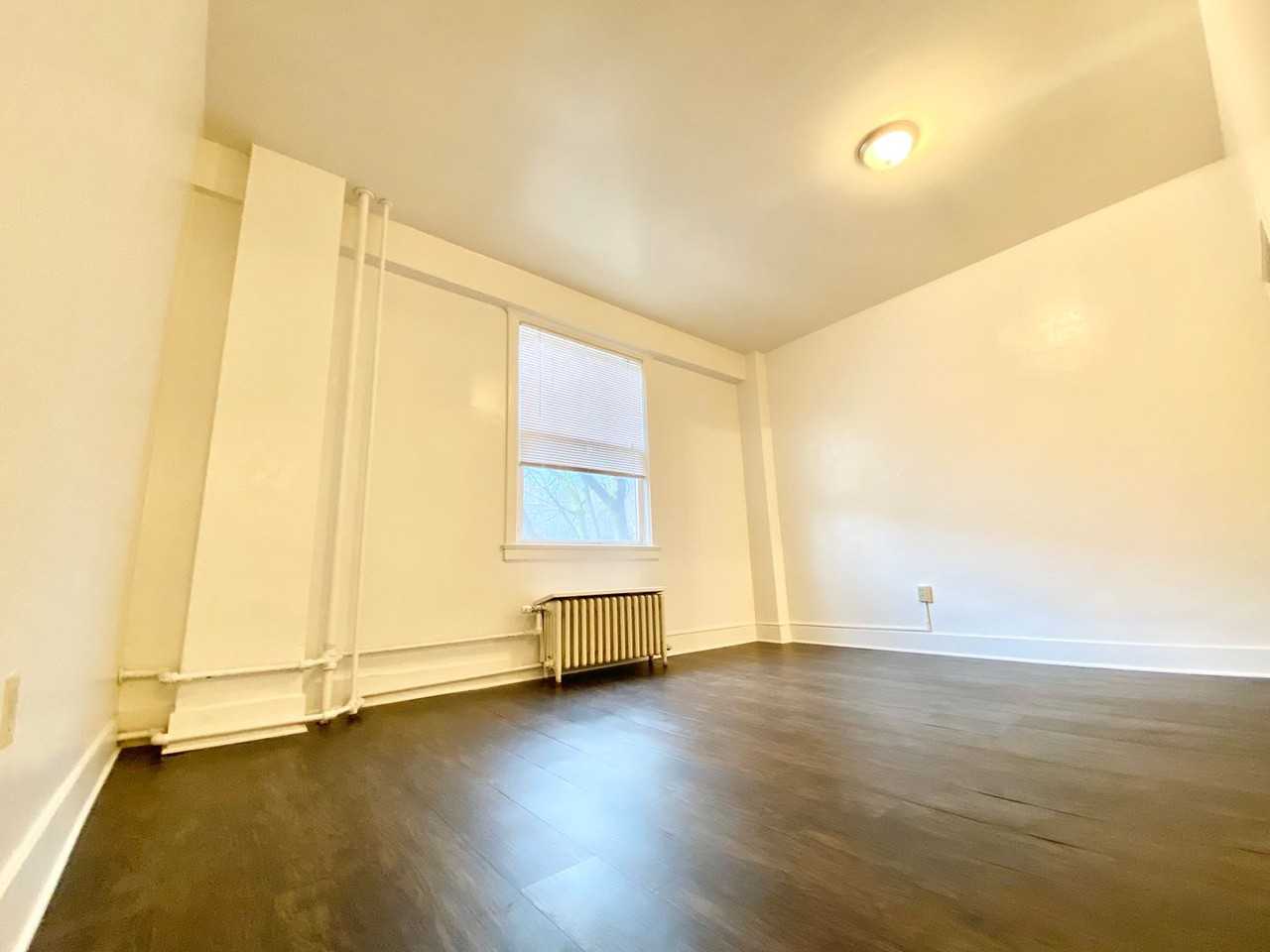 Burlingame Apartments - Photo 5 of 13