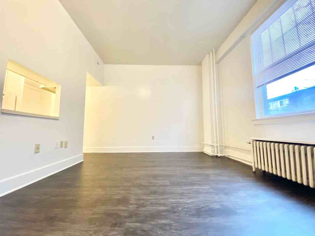 Burlingame Apartments - Photo 7 of 13