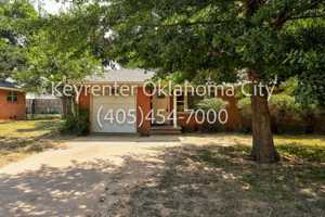 featured image of 1520 Rowena Ln