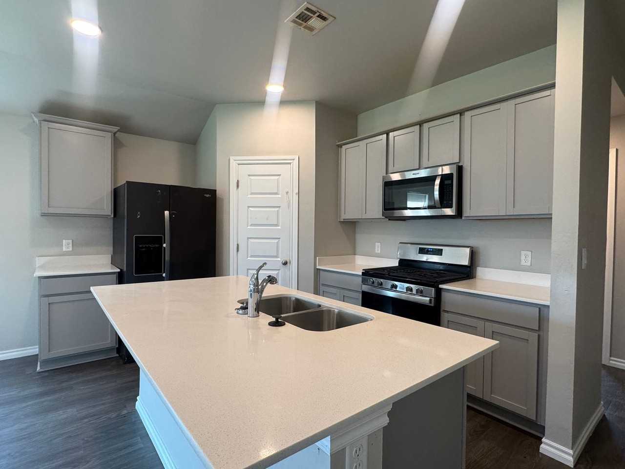 4414 Christina Ct - Photo 5 of 18