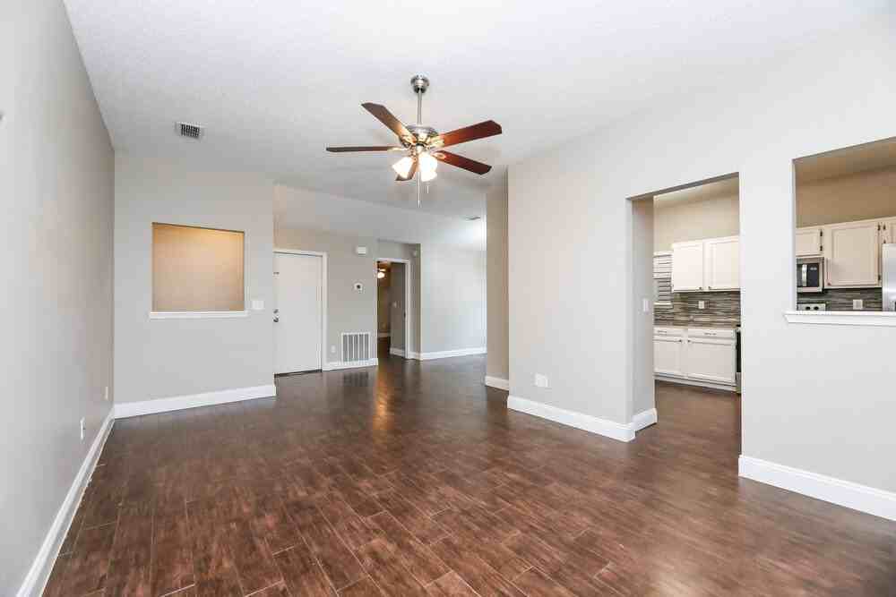 12356 Sondra Cove Ct - Photo 5 of 16