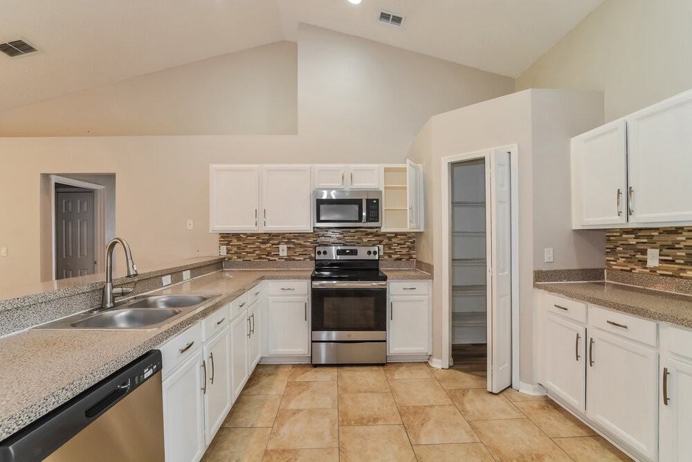 46 Dorset Dr - Photo 7 of 16
