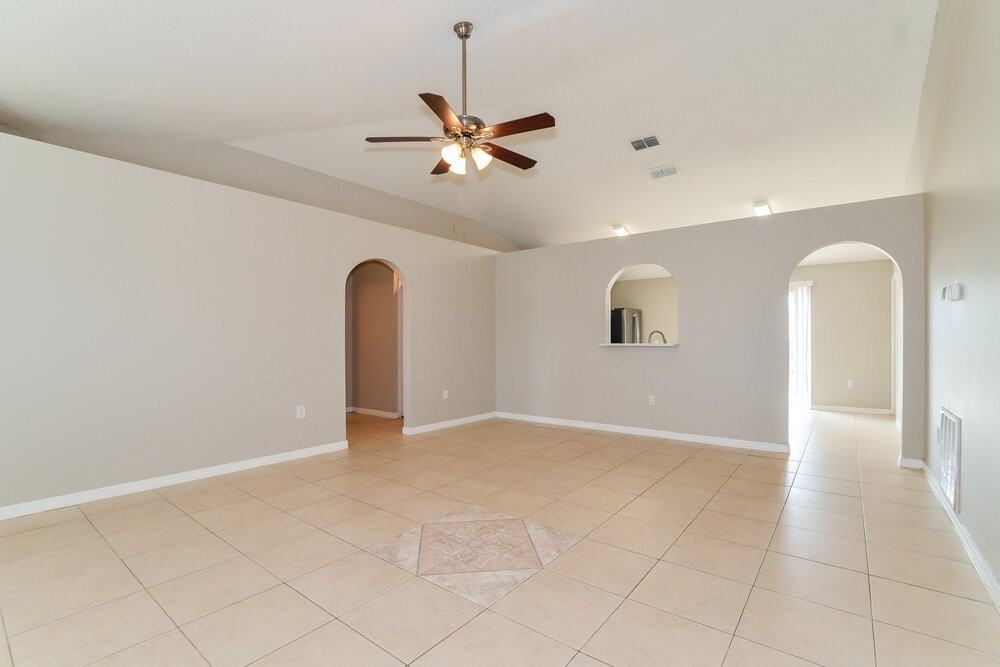 64 Bolton Ct - Photo 4 of 16