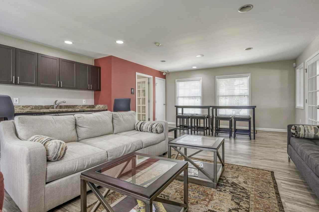 Capital Pointe Apartments - Photo 3 of 21