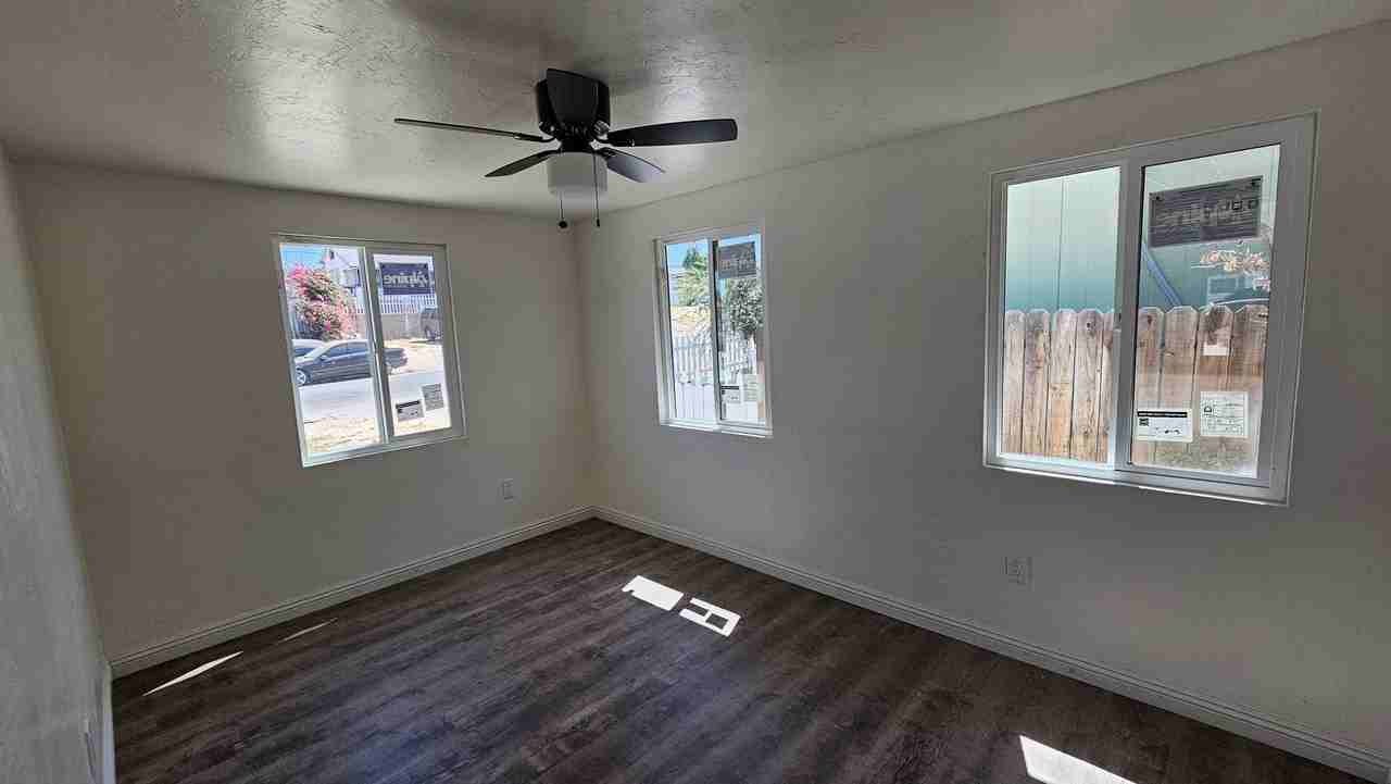 218 F St - Photo 5 of 14