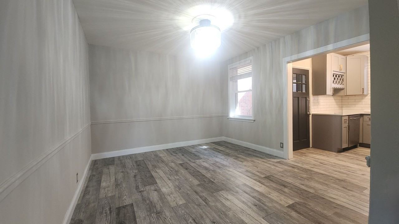 7512 Cromwell - Photo 3 of 21