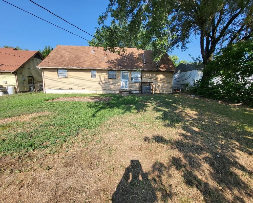 5633 N Garrison Pl - Photo 2 of 2