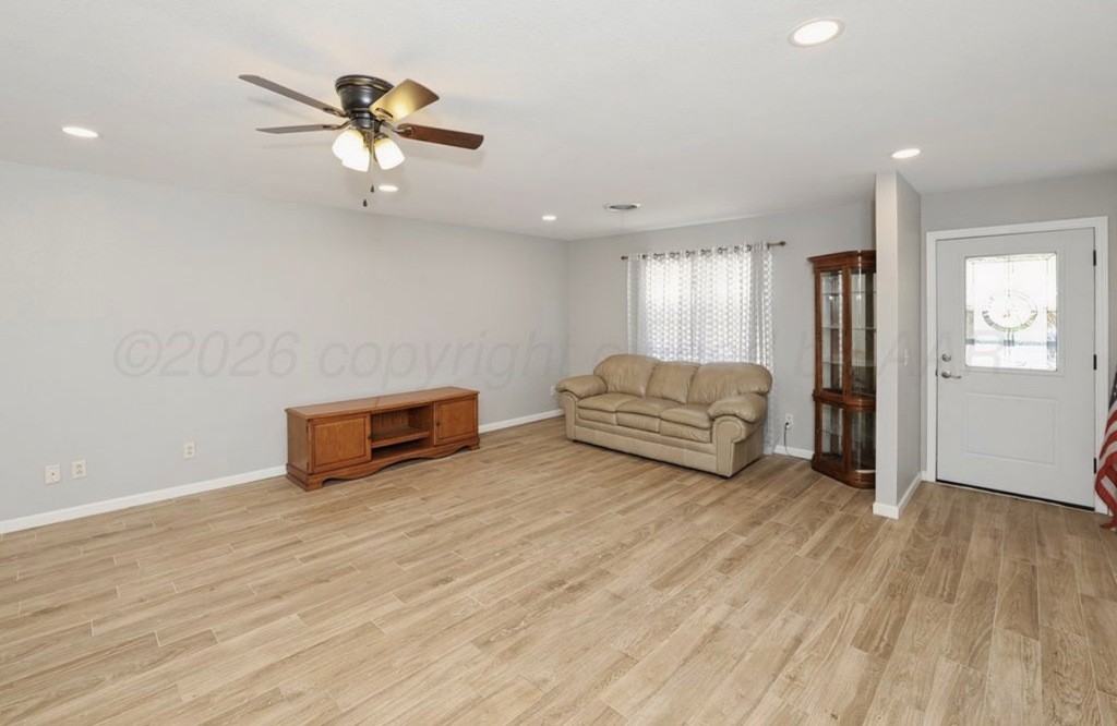 3422 Nebraska St - Photo 4 of 24
