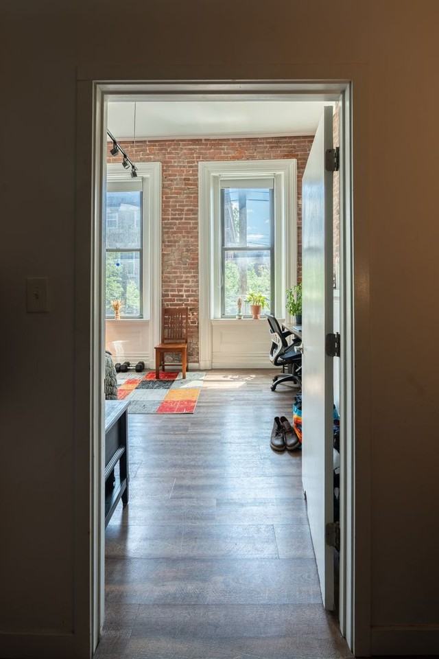 4411 Butler St - Photo 4 of 14