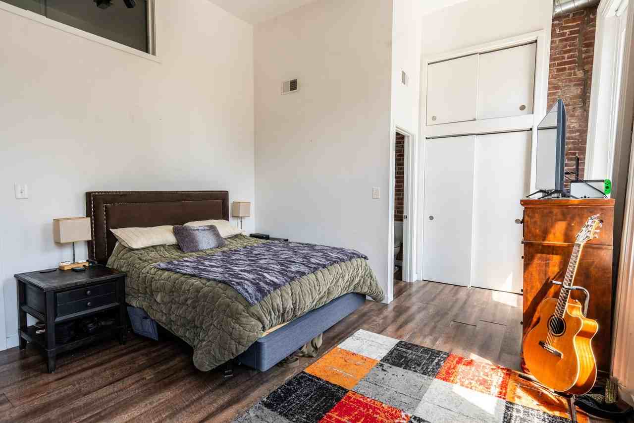 4411 Butler St - Photo 6 of 14